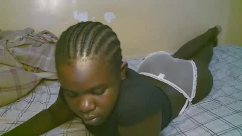 Snapshot of queen_latasha chatting on April 2026 08:39:01 AM queen_latasha online show from April 2026 08:39:01 AM