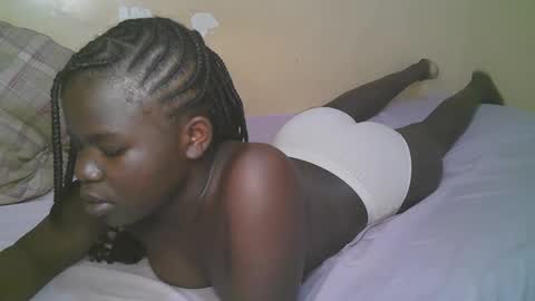 Snapshot of queen_latasha chatting on May 2026 02:50:02 AM queen_latasha online show from May 2026 02:50:02 AM