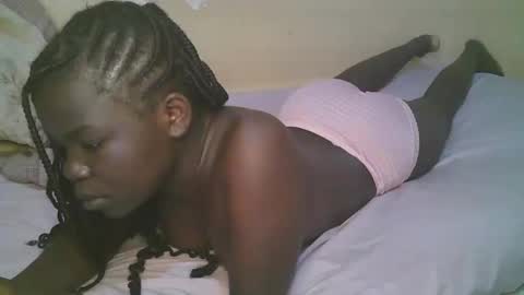 Snapshot of queen_latasha chatting on May 2026 02:08:02 AM queen_latasha online show from May 2026 02:08:02 AM