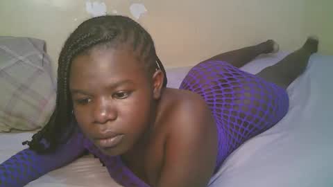 Snapshot of queen_latasha chatting on May 2026 02:39:02 AM queen_latasha online show from May 2026 02:39:02 AM