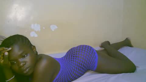 Snapshot of queen_latasha chatting on May 2026 06:46:02 PM queen_latasha online show from May 2026 06:46:02 PM