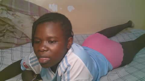 Snapshot of queen_latasha chatting on May 2026 05:10:02 PM queen_latasha online show from May 2026 05:10:02 PM