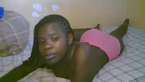 Snapshot of queen_latasha chatting on May 2026 08:01:01 AM queen_latasha online show from May 2026 08:01:01 AM