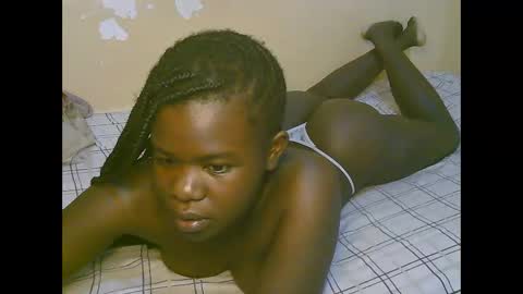 Snapshot of queen_latasha chatting on May 2026 02:41:02 AM queen_latasha online show from May 2026 02:41:02 AM