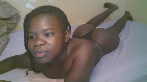 Snapshot of queen_latasha chatting on May 2026 04:41:01 AM queen_latasha online show from May 2026 04:41:01 AM