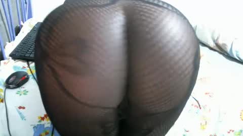 Snapshot of queen_mah chatting on February 2025 05:42:02 AM Queen online show from February 2025 05:42:02 AM