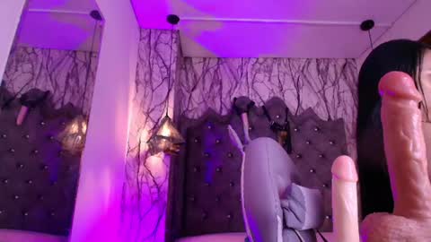 QueenNyx online show from June 2026 02:42:01 AM