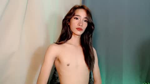 Snapshot of queen_of_the_night69 chatting on July 2026 04:33:02 AM Queen Juna online show from July 2026 04:33:02 AM
