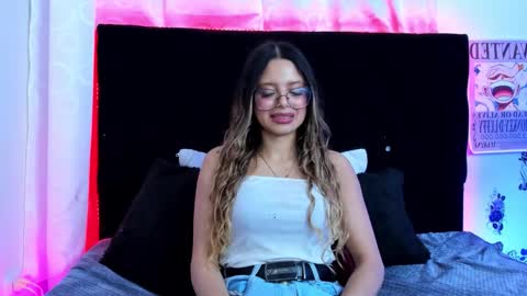 Valentina online show from November 2025 10:54:02 PM