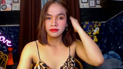queen_vanner online show from October 2025 07:01:01 AM