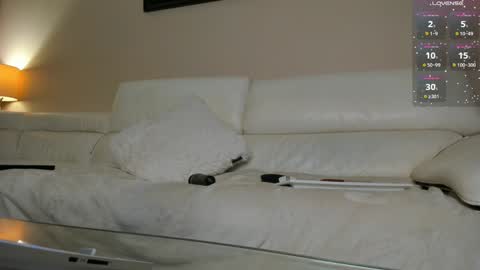 Snapshot of queen_yasmine chatting on January 2025 06:07:01 AM m online show from January 2025 06:07:01 AM