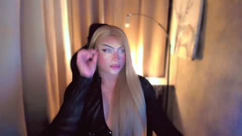 Snapshot of queenarthalia chatting on January 2025 06:49:01 AM ARTHA online show from January 2025 06:49:01 AM