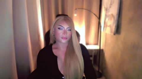 Snapshot of queenarthalia chatting on January 2025 09:51:02 AM ARTHA online show from January 2025 09:51:02 AM