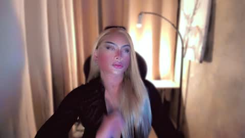 Snapshot of queenarthalia chatting on February 2025 04:46:01 PM ARTHA online show from February 2025 04:46:01 PM