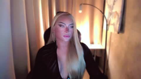 Snapshot of queenarthalia chatting on February 2025 07:05:02 PM ARTHA online show from February 2025 07:05:02 PM