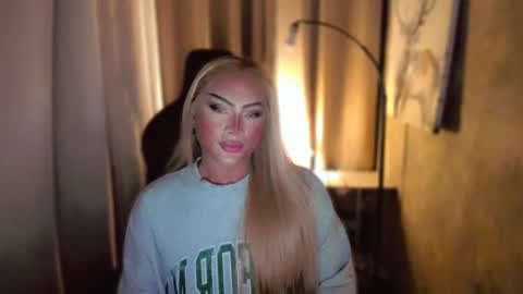 Snapshot of queenarthalia chatting on February 2025 06:37:01 PM ARTHA online show from February 2025 06:37:01 PM