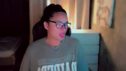 Snapshot of queenarthalia chatting on October 2025 06:45:01 AM ARTHA online show from October 2025 06:45:01 AM