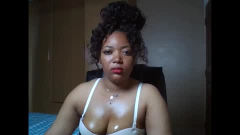 Snapshot of queenbebony2 chatting on May 2026 05:25:02 AM Queenbebony2 online show from May 2026 05:25:02 AM