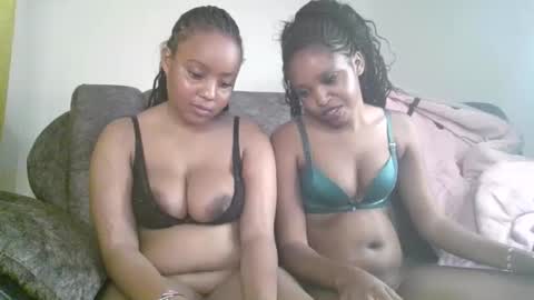 Snapshot of queenbeiby05 chatting on February 2026 07:47:02 PM queen online show from February 2026 07:47:02 PM