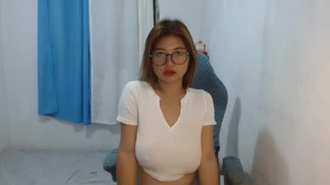 Snapshot of queenboba chatting on March 2025 08:27:01 PM queen online show from March 2025 08:27:01 PM