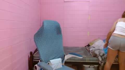 Snapshot of queenboba chatting on October 2025 11:11:01 AM queen online show from October 2025 11:11:01 AM