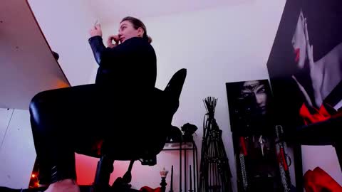 Misscatsnow online show from January 2026 02:38:01 AM