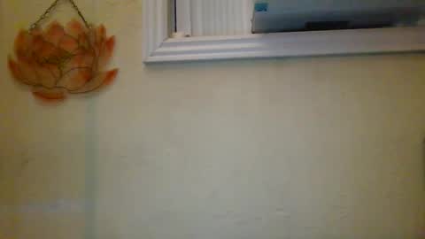 queencrimsonlvx online show from April 2026 12:13:01 AM