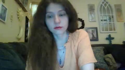 queencrimsonlvx online show from April 2026 09:19:02 AM