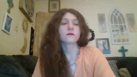 queencrimsonlvx online show from April 2026 01:19:02 AM