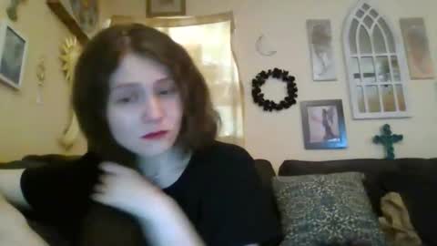 queencrimsonlvx online show from April 2026 10:07:02 AM