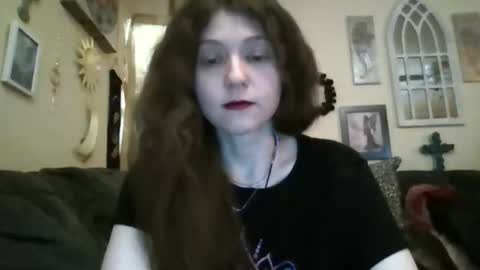 queencrimsonlvx online show from April 2026 02:42:01 AM