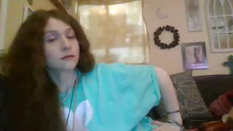 queencrimsonlvx online show from April 2026 02:59:01 AM