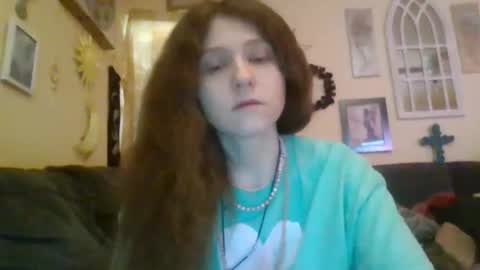 queencrimsonlvx online show from April 2026 09:15:01 AM