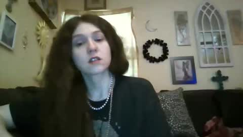 queencrimsonlvx online show from May 2026 07:57:02 AM