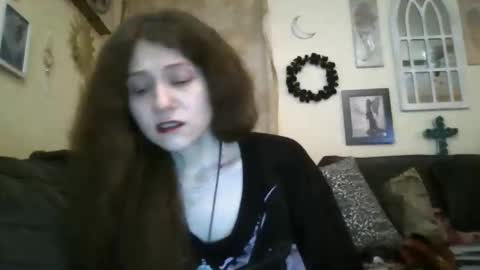 queencrimsonlvx online show from May 2026 02:14:01 PM