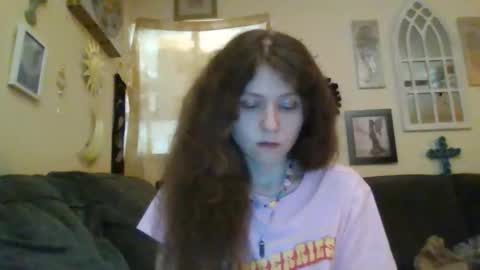 queencrimsonlvx online show from May 2026 03:57:02 AM