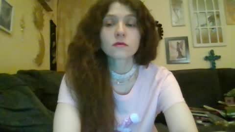 queencrimsonlvx online show from May 2026 09:17:02 AM