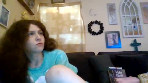 queencrimsonlvx online show from July 2026 05:58:01 AM
