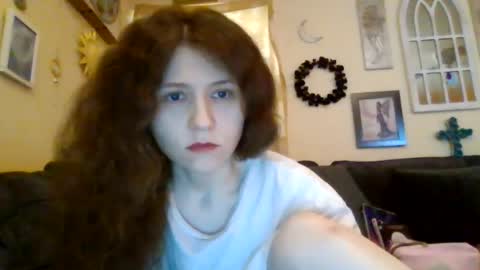 queencrimsonlvx online show from July 2026 08:17:02 AM