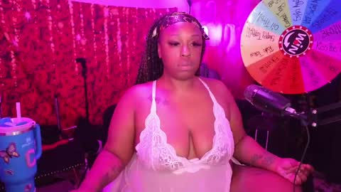 Queen Cherise Roze online show from May 2026 04:58:01 PM