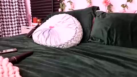 Queen De La Ranch online show from November 2025 07:59:01 PM