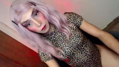 just call me QUEEN and ill be there online show from January 2026 04:56:02 PM