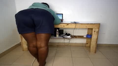 Nina online show from March 2026 05:41:01 AM