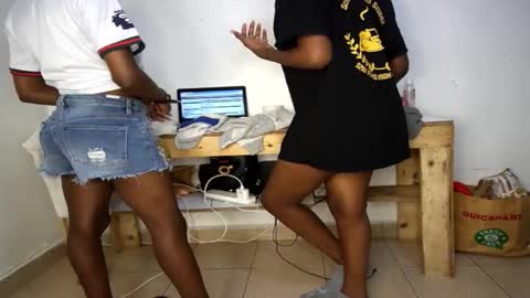 Nina online show from March 2026 07:53:02 PM