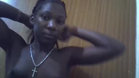 queenluiza199400 online show from April 2026 10:43:01 AM