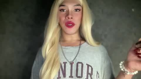 QUEEN online show from February 2026 03:21:02 AM