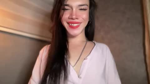 QUEEN online show from April 2026 03:19:01 AM