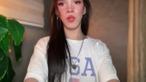 QUEEN online show from May 2026 04:40:01 AM
