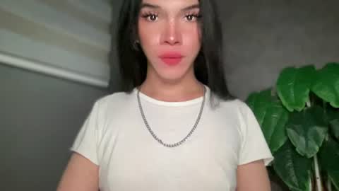 QUEEN online show from June 2026 02:43:02 AM