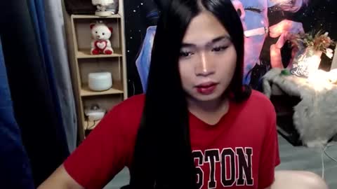 Snapshot of queenofcum169xx chatting on November 2025 06:37:02 PM Mikka online show from November 2025 06:37:02 PM